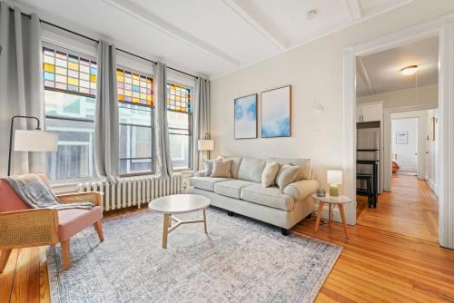 Saratoga Springs Apartment | Stained Glass Retreat by Saratoga Stays