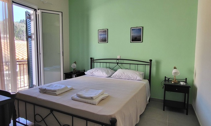 Lakka Apartment | Stamatis House - In the center of Lakka Paxos