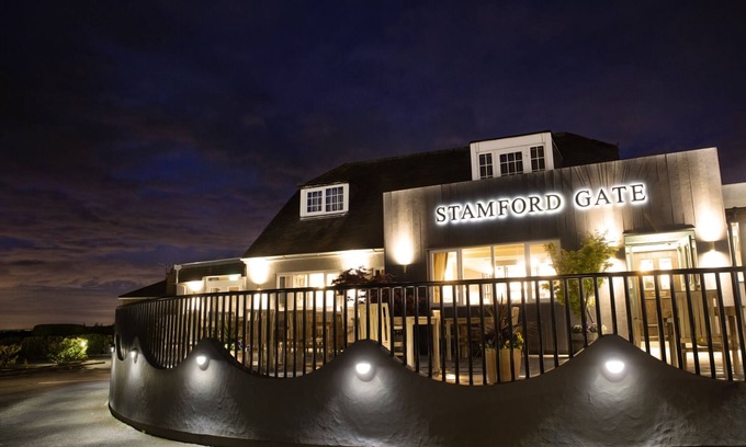 Dolphin Hotel | Stamford Gate Hotel