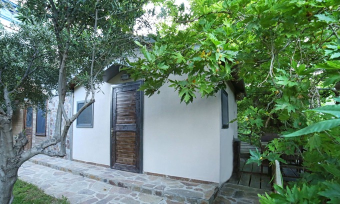 Ikaria House | Standard Quadruple Room Platanos by Captain Ikaros