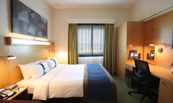 Garhoud House | Standard Room Near Dubai Airport Terminal 3
