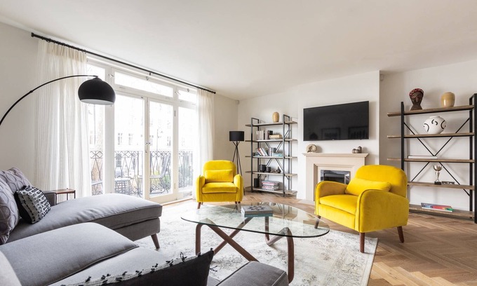 South Kensington Apartment | Stanhope Gardens XII by onefinestay