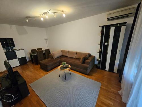 Novi Beograd Apartment | Star Belville