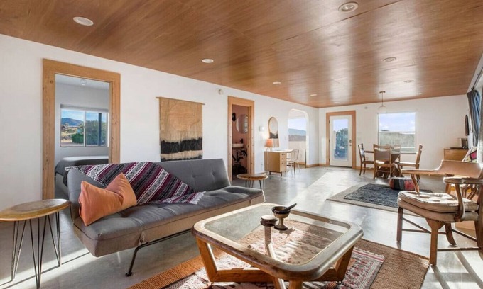 Yucca Valley Cabin | Stardust Homestead - Joshua Tree