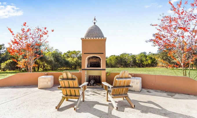 Wimberley House | Starlight Meadow I Couples, Bridal parties, families!