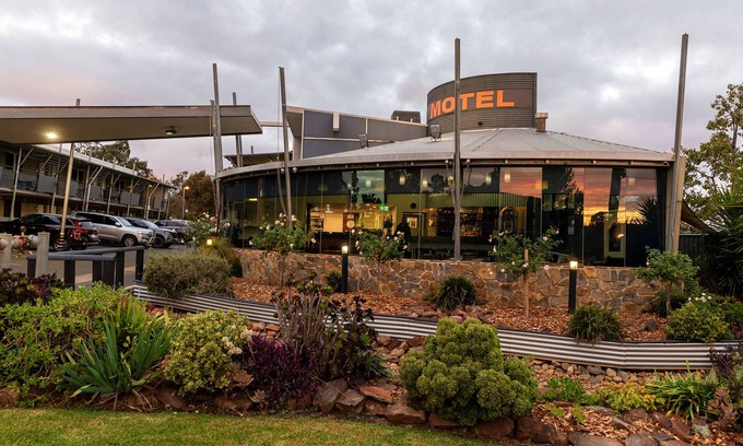 Parkes Hotel | Station Motel Parkes