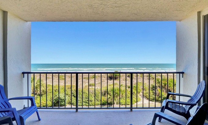 Wrightsville Beach Condo | Station One - 2D- Oceanfront condo community pool, tennis, beach