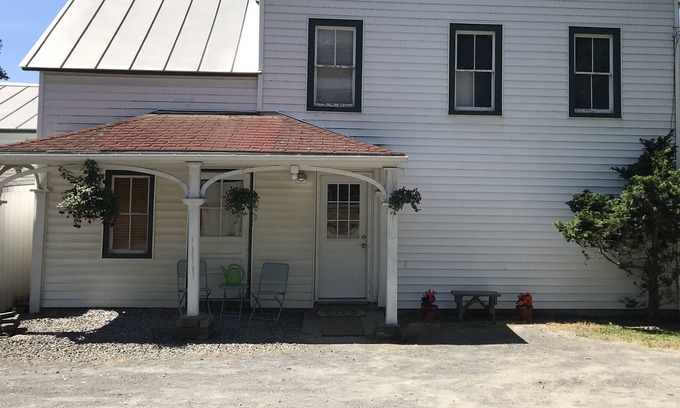 Woodstock House | Stay and Play! Walk to Town, Onsite Restaurant, Golf Included.