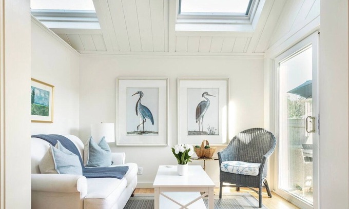 Gloucester House | Stay at Niles Beach S