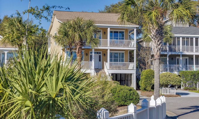 Pelican Bay House | Stay @ Beach Music on Isle of Palms