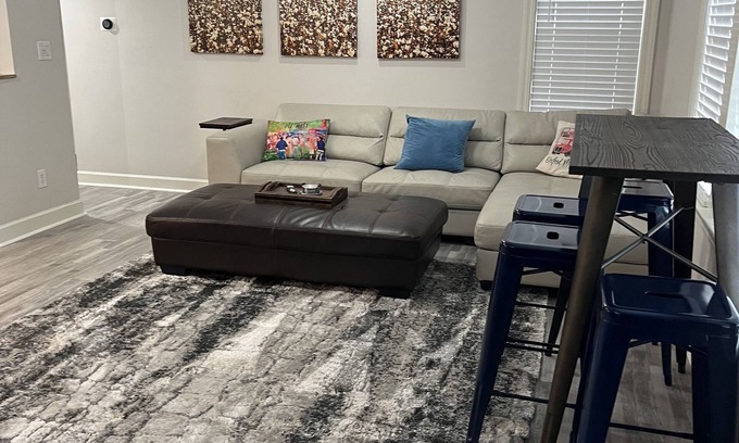 Oxford Condo | Stay close to athletic StadiumS, The Grove or Square.