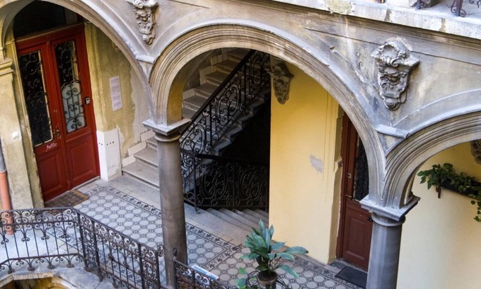 Erzsebetvaros Apartment | Stay close to Day Night HOT SPOT Nightlife