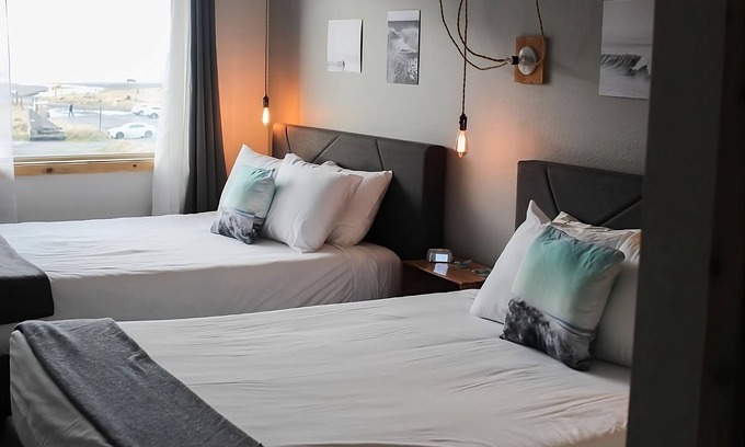 Long Beach Hotel | Stay Close to Long Beach Peninsula! 2 Relaxing Units, Pet-friendy, Indoor Pool!
