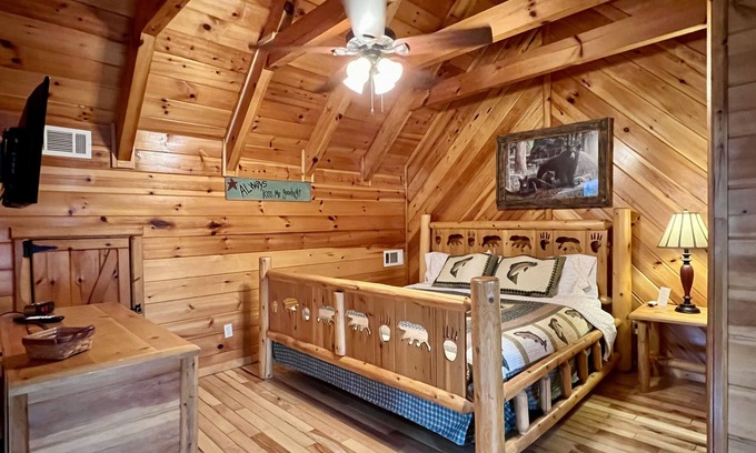 Gatlinburg Cabin | Stay downtown next to national park! -Hot Tub-Fireplace-Wifi-Dogs OK