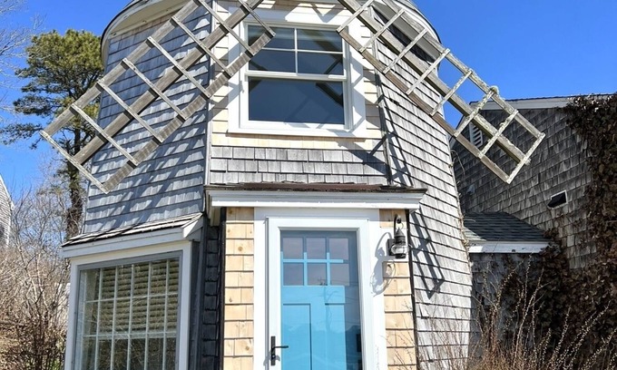 Chatham House | Stay in a Chatham Windmill! Beautiful Water View, Steps to Beach & Main Street