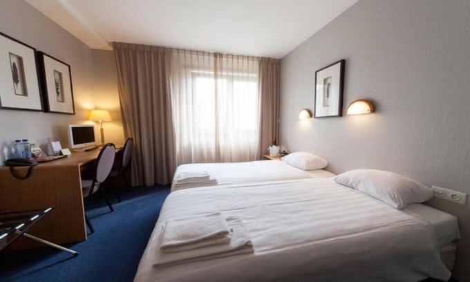 Municipality of Hellendoorn Hotel | Stay in Relaxing Room An Ideal Nature Getaway Near Sallandse Heuvelrug Park