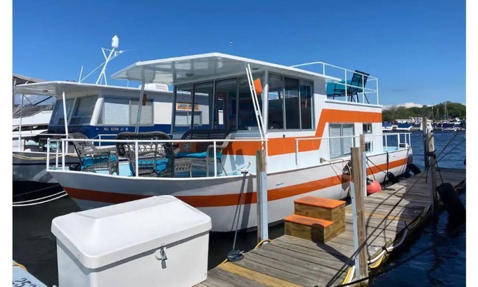 Douglas Boat Rental | Stay on the water aboard Tangerine Dream!