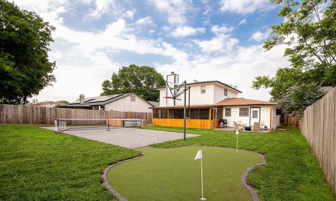 West San Antonio House | Stay Where You Play - Sport Court, Cowboy Pool