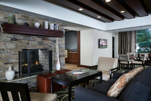 SoNo Hotel | Staybridge Suites Atlanta - Midtown by IHG