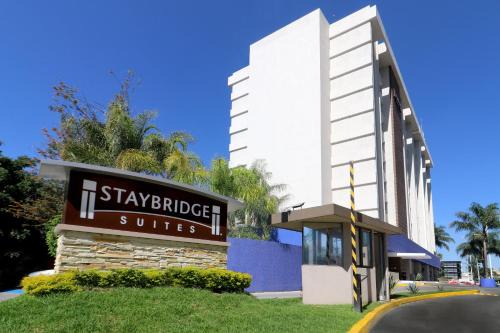 Zona Expo Apartment | Staybridge Suites Guadalajara Expo by IHG