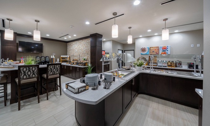 Baytown Hotel | Staybridge Suites Houston East - Baytown by IHG