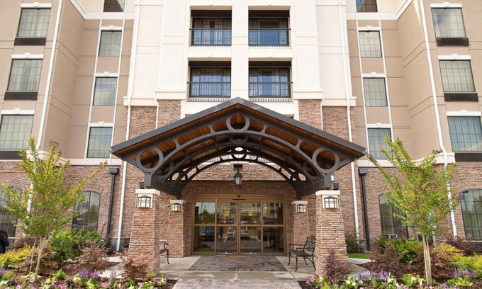 North Charleston Hotel | Staybridge Suites North Charleston by IHG
