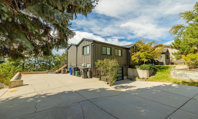 Cottonwood Heights Villa | Staycation