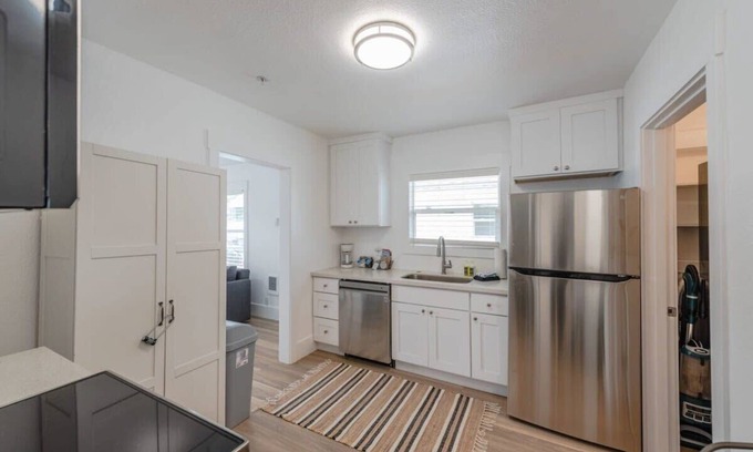 Coos Bay House | #StayinMyDistrict Goldfinch Cottage Coos Bay