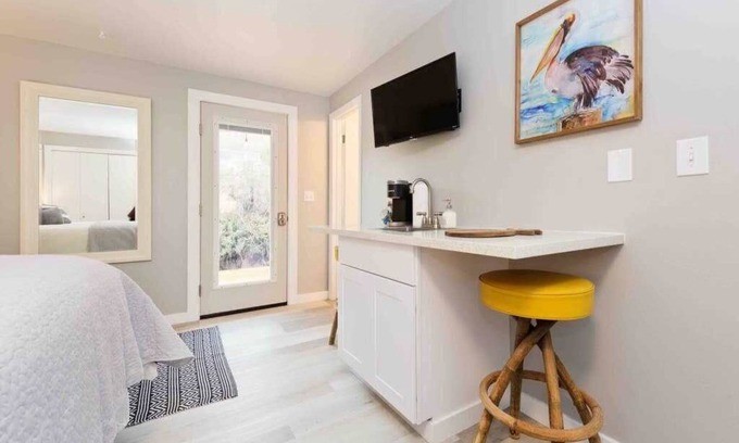 Highlands Apartment | #StayInMyDistrict Hyde Park King Studio Suite