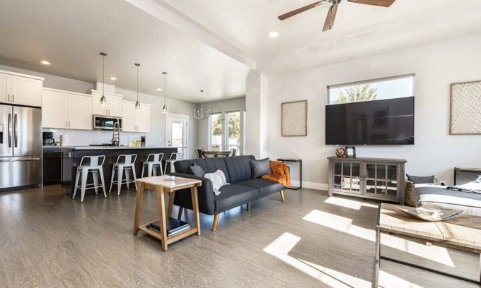 Meridian House | #StayinMyDistrict Modern & Stylish Meridian Home