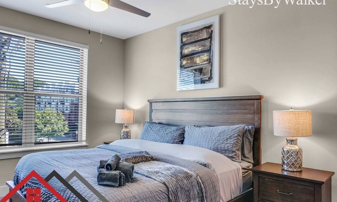 Villa Heights Condo | StaysByWalker 2BR - King Beds! Gym/Parking