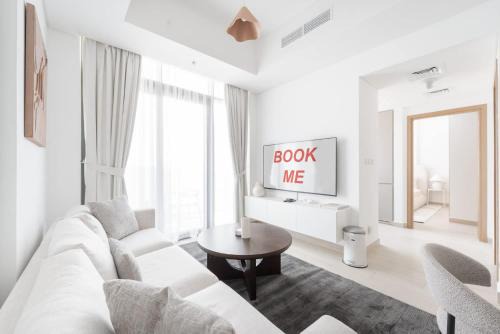 Jadaf Apartment | StayShort - Al Jaddaf sleeps 4 with Swimming Pool and Gym