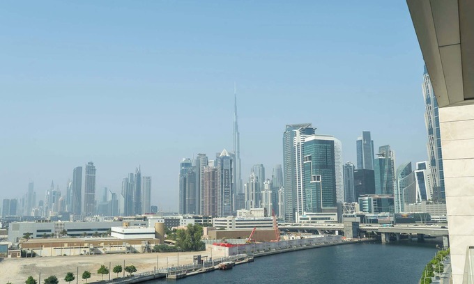 Al Safa Apartment | StayShort - Elegant unit in Al Wasl sleeps 4 with Canal Views