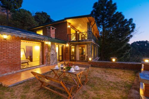 Kasauli Villa | StayVista at The Winter Line with Complimentary Breakfast