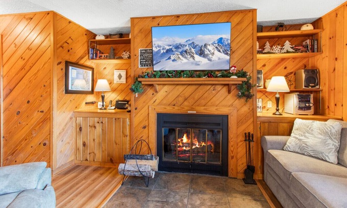 Snowshoe Villa | Stemwinder 5 - Spacious townhome Short Distance to Powder Monkey Lift!