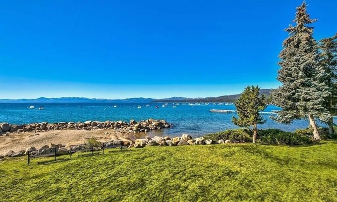 Tahoya Shores Condo | Steps from Beach-N-Mins to SKI - Updated Interior