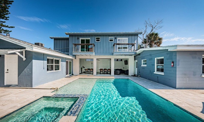 Indian Rocks Beach Apartment | Steps from the Beach | 3BR Retreat + Pool