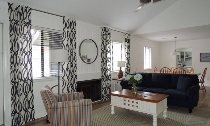 West Beach Cottage | STEPS from the beach Remodeled Kitchen & Master Bath!