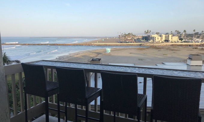Townsite Condo | Steps from the Beach with Amazing Ocean View
