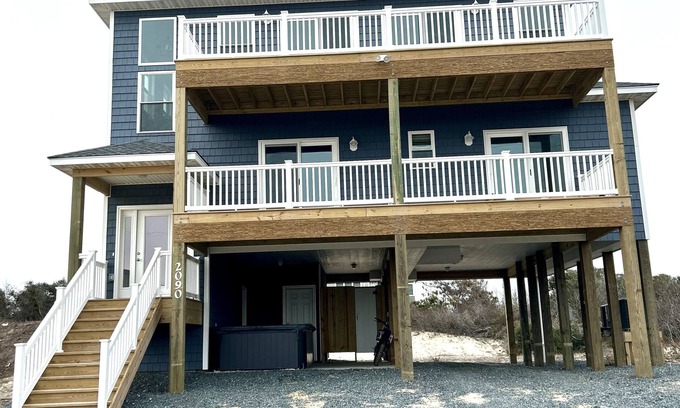 Carova Beach House | STEPS FROM THE WATER! BEAUTIFUL NEW HOME IN THE HEART OF 4x4 WILD HORSE CAROVA