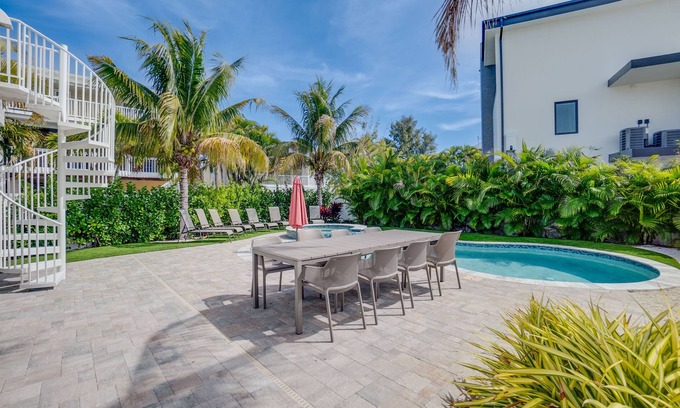 Anna Maria Villa | Steps to Beach - Bean Point Residence Unit B by SeaBreeze Vacation