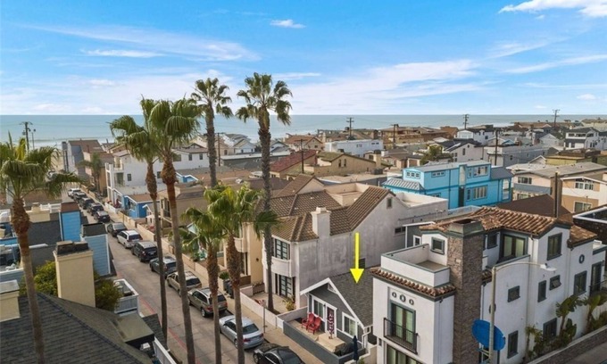 West Newport House | Steps to Beach - "Coastal Serenity"; Sleeps 4