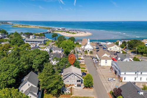 Ogunquit House | Steps to Beach & Downtown OGT - Screened in Porch