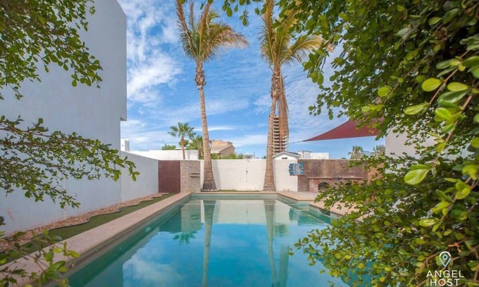 La Paz House | Steps to Beach, Private Pool & BBQ, Near Malecón