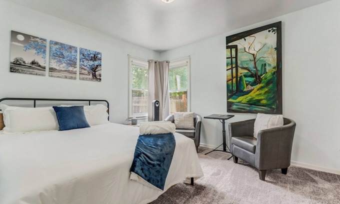 Central Colorado Springs House | Steps to Downtown Eateries & Bars - With Fire Pit!