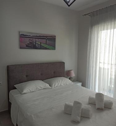 Nea Peramos House | Steps to the sea