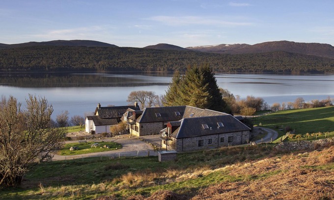 Loch Tay Cottage | STEWART, pet friendly in Kinloch Rannoch