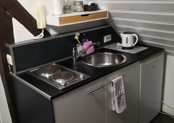Hoehr-Grenzhausen Apartment | Stilvolle Altbauwohnung, Apartment Schlaf & gut