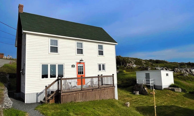 Twillingate House | Stockley's Saltbox Su