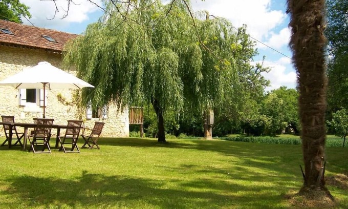 Saint-Georges-de-Montclard House | Stone house with garden in the heart of Périgord